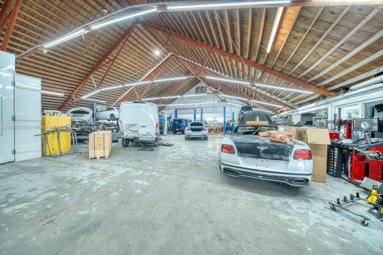 Premier Turnkey Bodyshop For Sale in Hollywood Property Photo 1