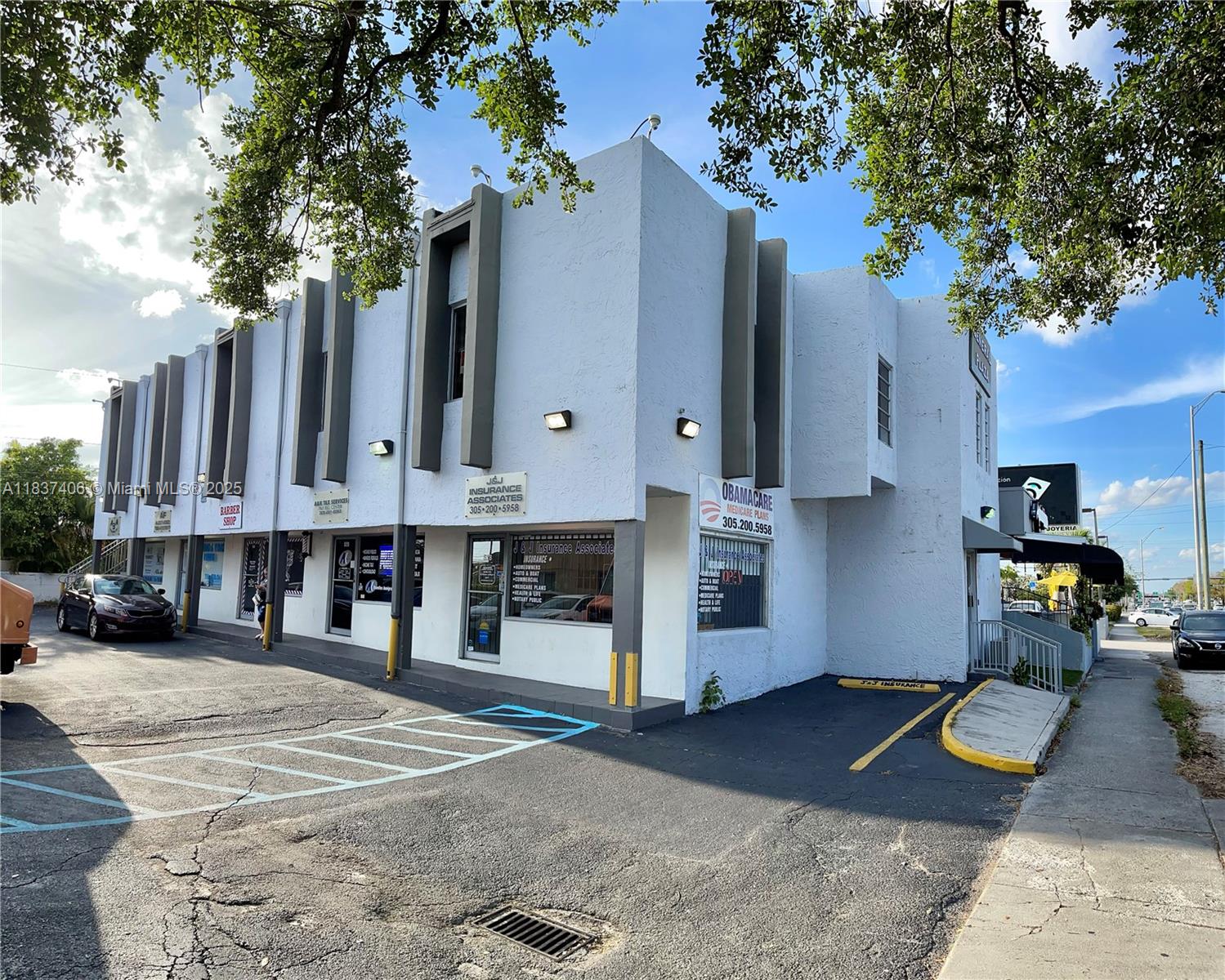 516 NW 57th Ave Property Photo 1