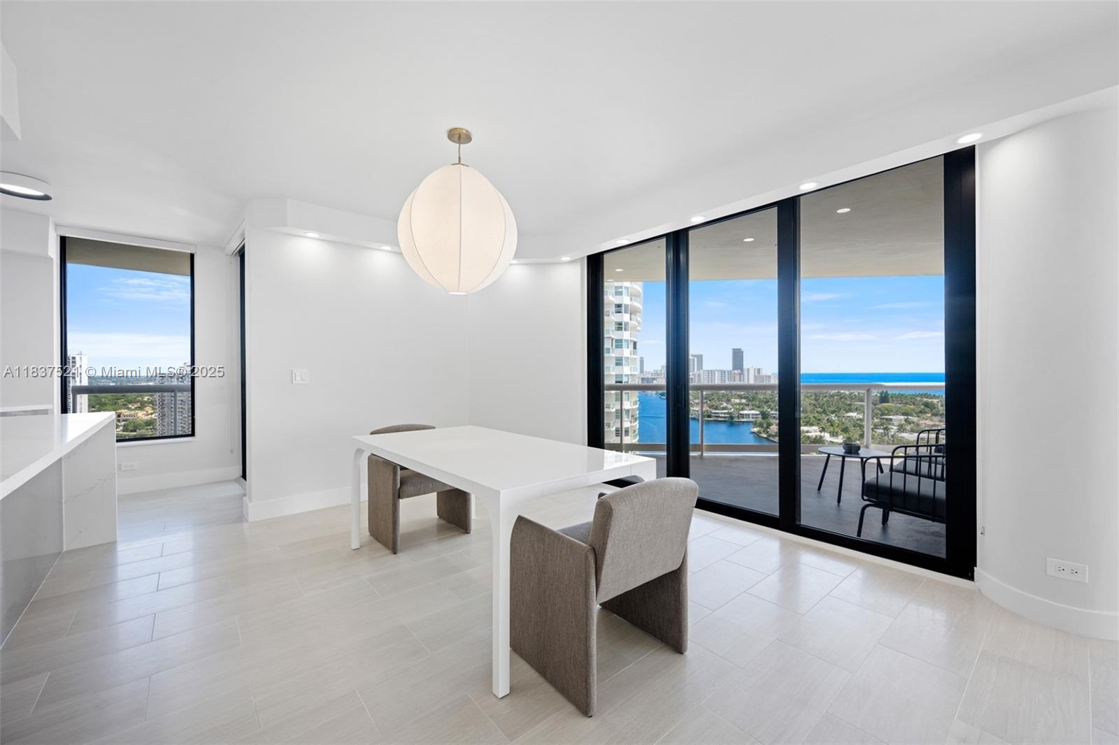 20191 E Country Club Dr 2206 Property Photo 11