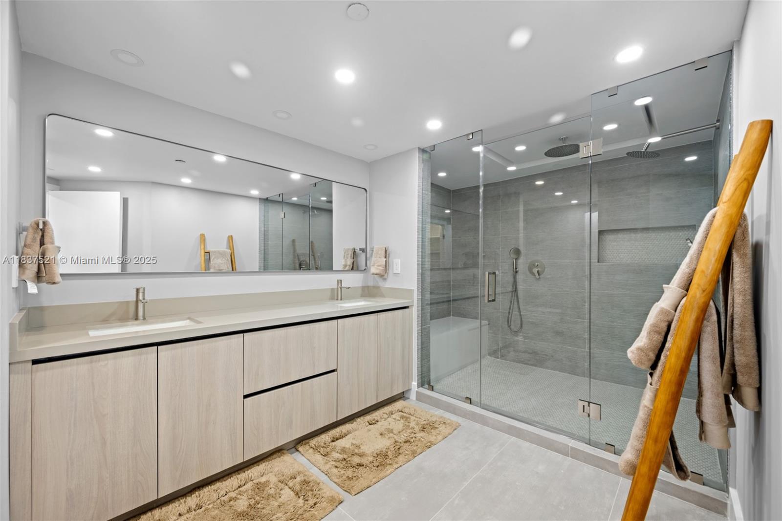 20191 E Country Club Dr 2206 Property Photo 19