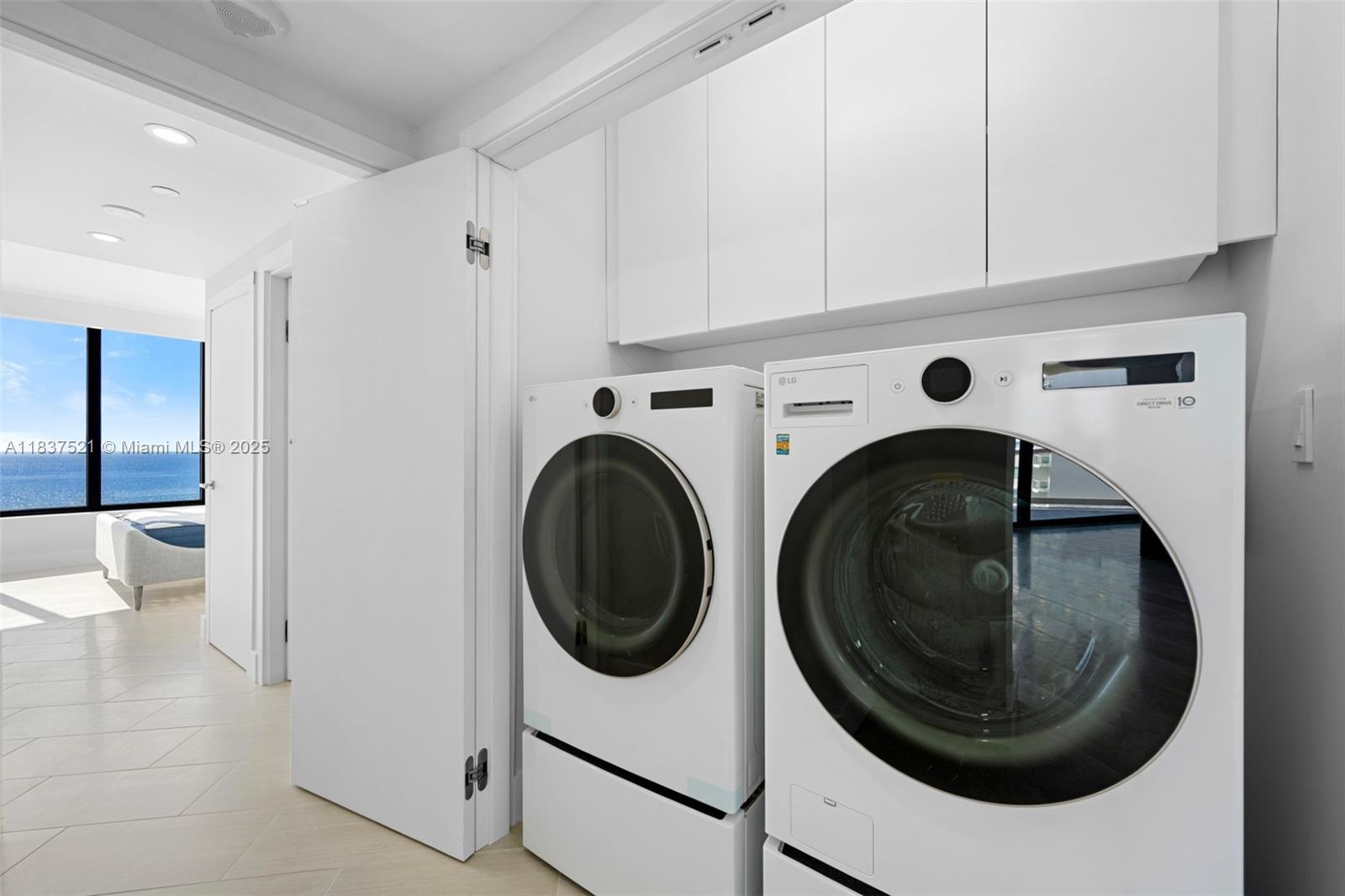 20191 E Country Club Dr 2206 Property Photo 28