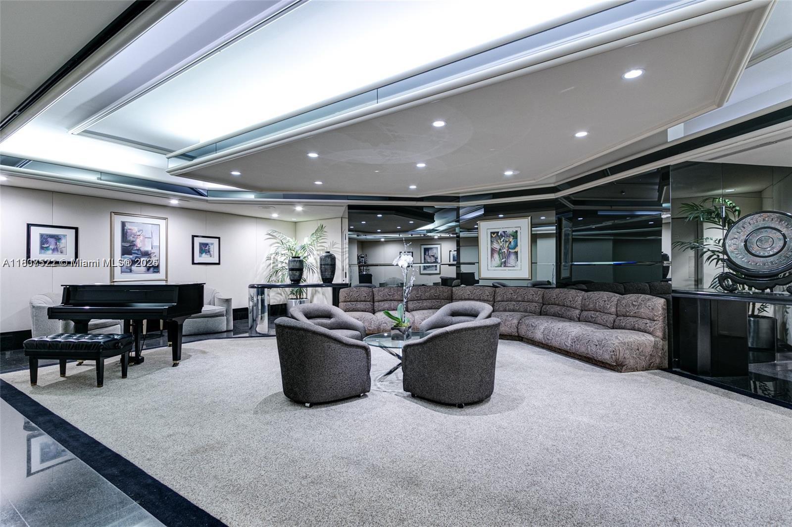 20191 E Country Club Dr 2206 Property Photo 34