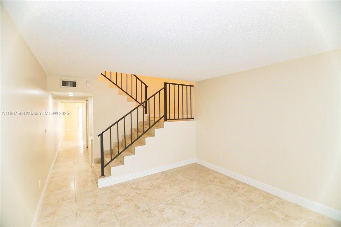 1654 Ne 151st St Property Photo 3