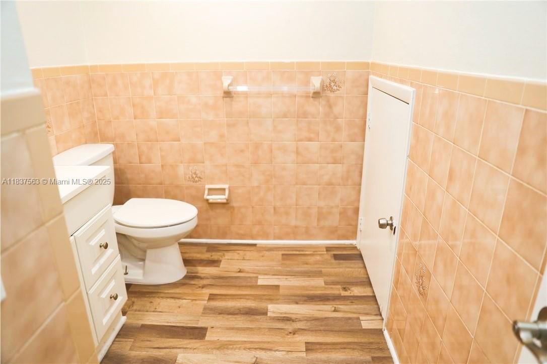 1654 Ne 151st St Property Photo 7