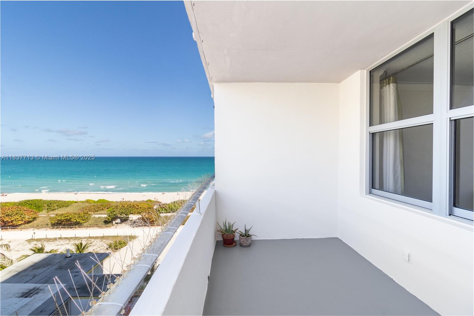 9225 Collins Ave 908