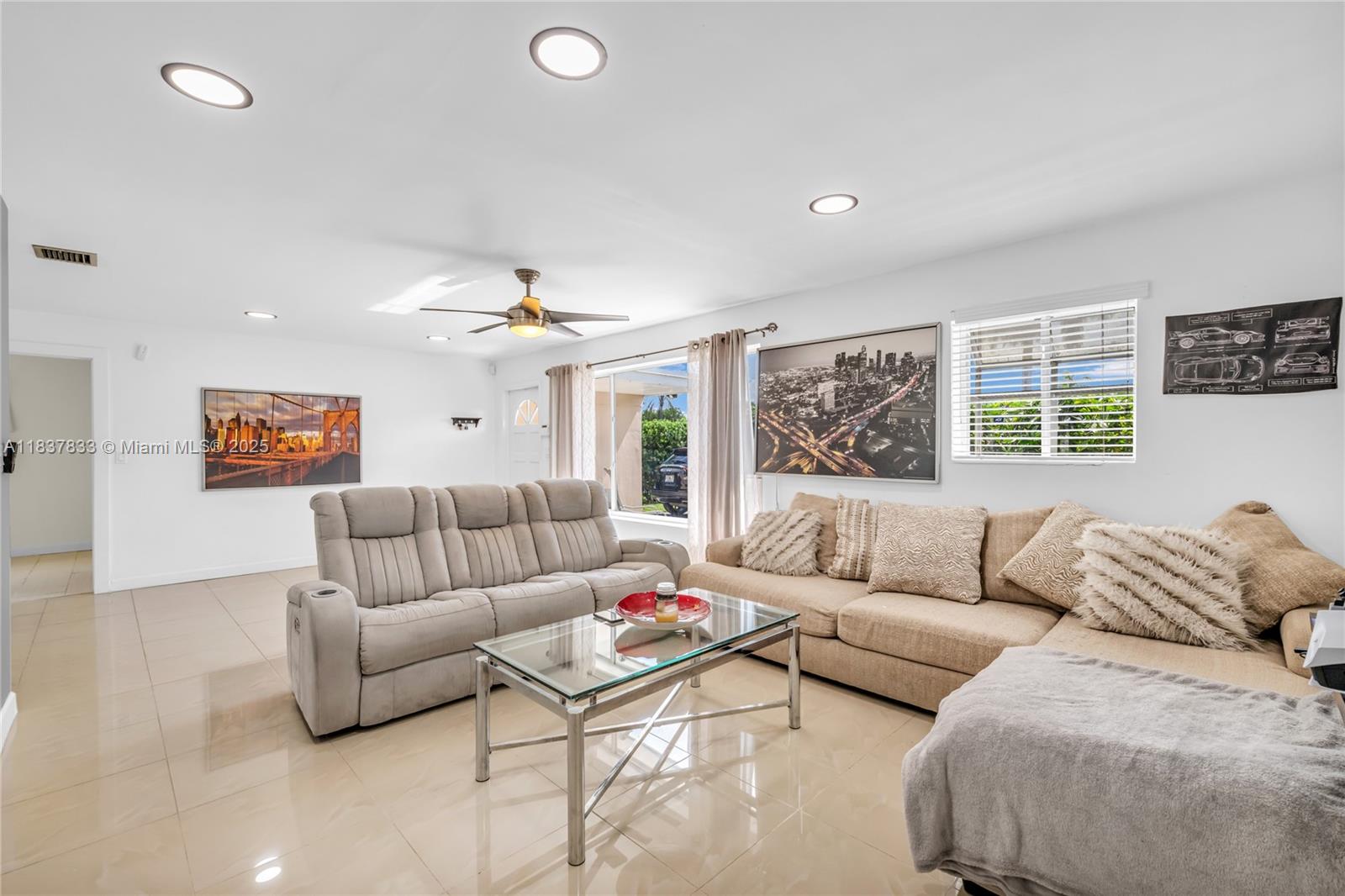 6294 Nw 17th St Property Photo 4