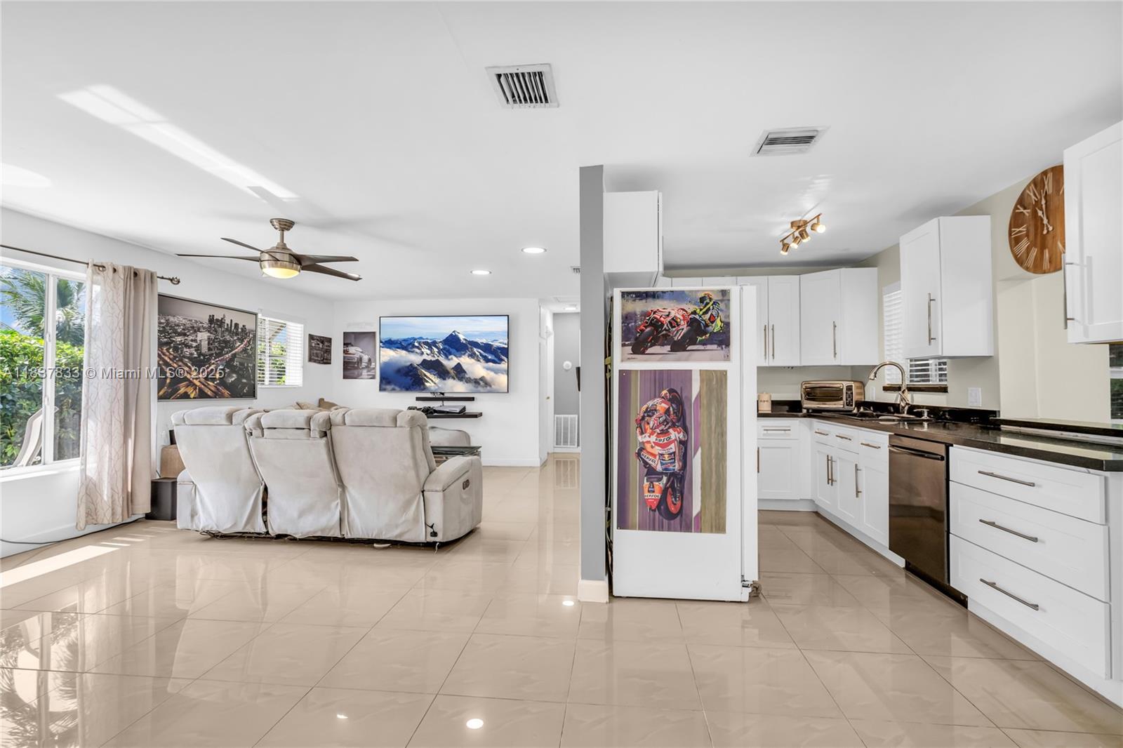 6294 Nw 17th St Property Photo 6