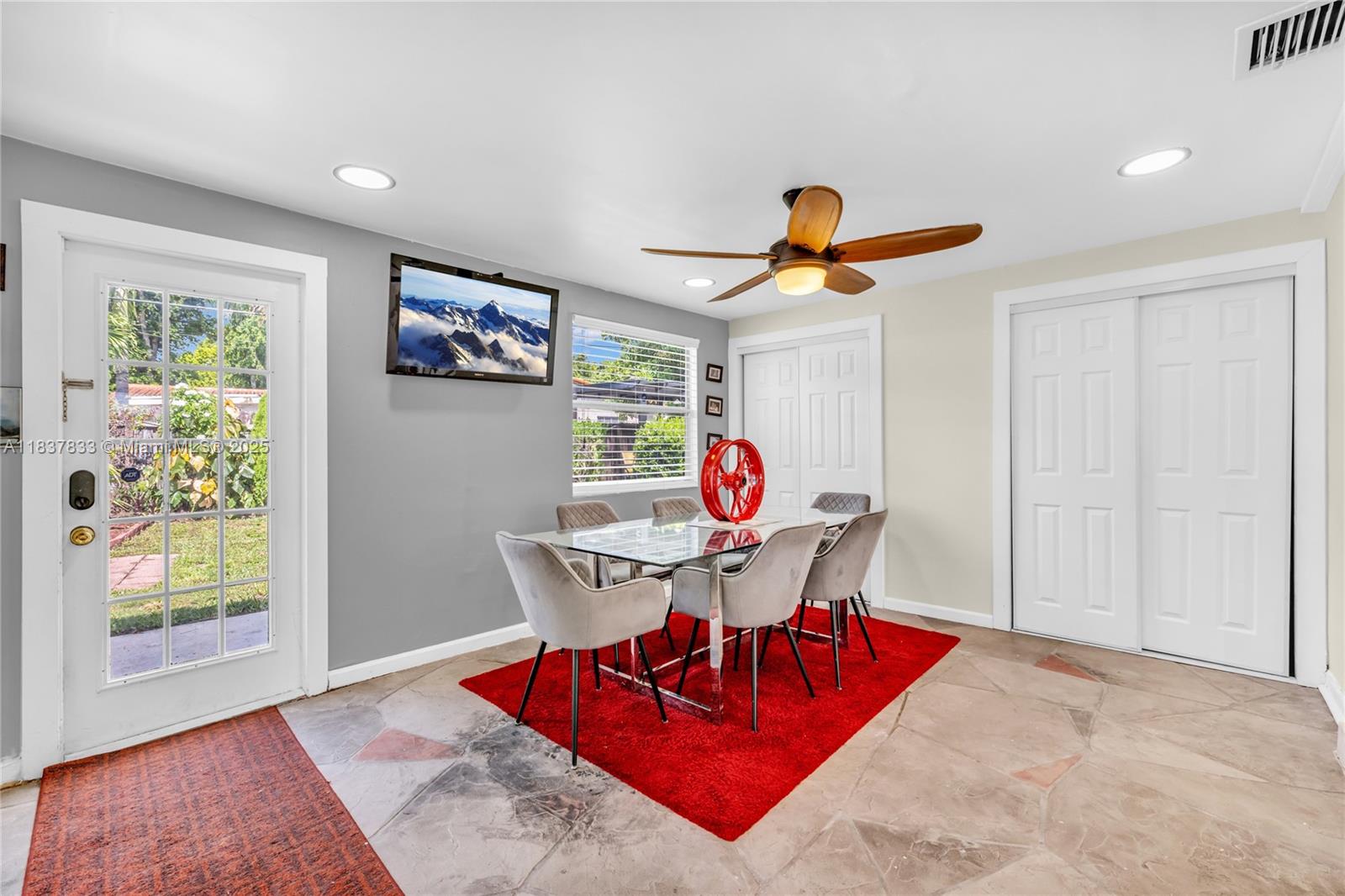 6294 Nw 17th St Property Photo 8