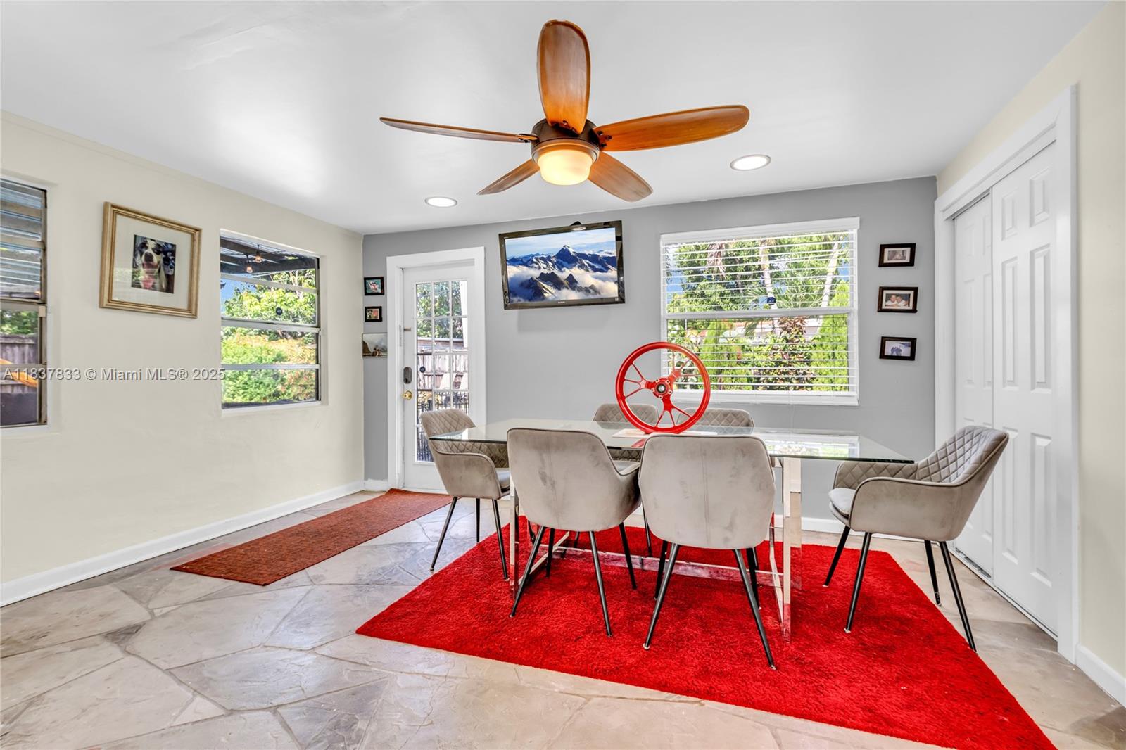 6294 Nw 17th St Property Photo 9