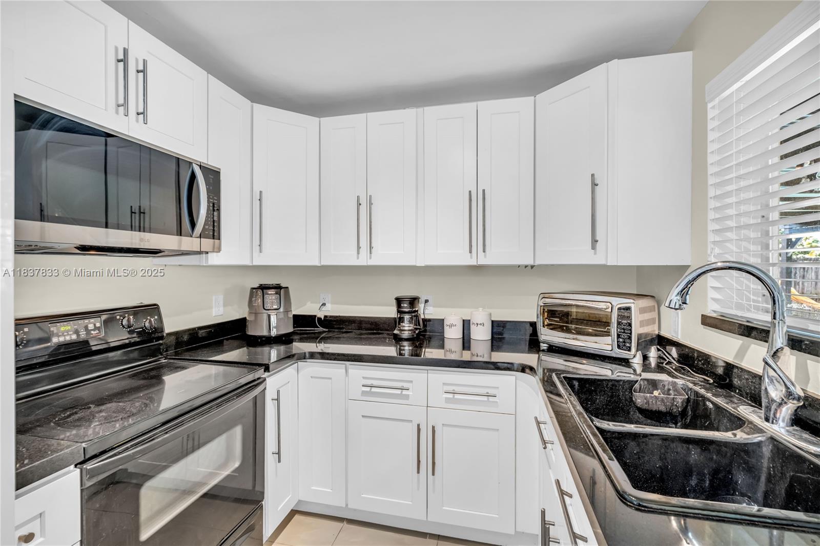 6294 Nw 17th St Property Photo 11