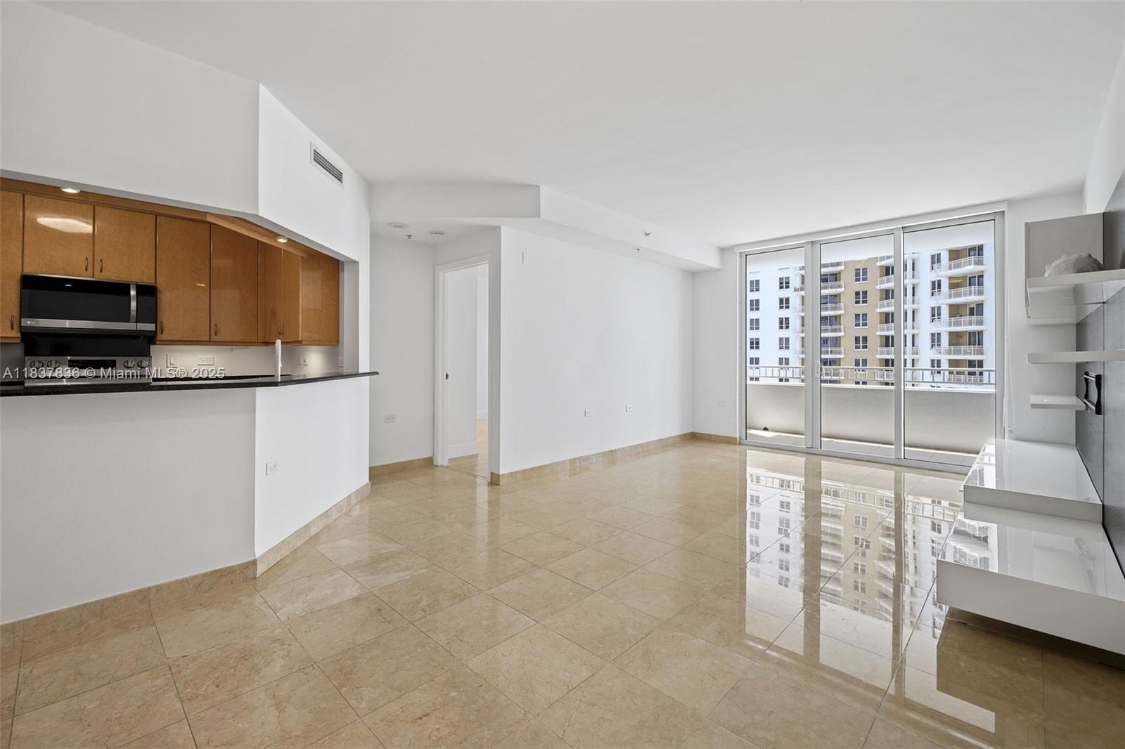 801 Brickell Key Blvd 1005 Property Photo 8