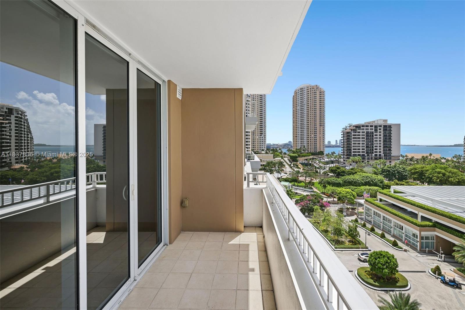 801 Brickell Key Blvd 1005 Property Photo 11