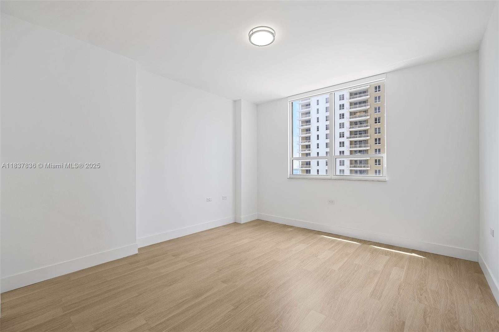 801 Brickell Key Blvd 1005 Property Photo 13