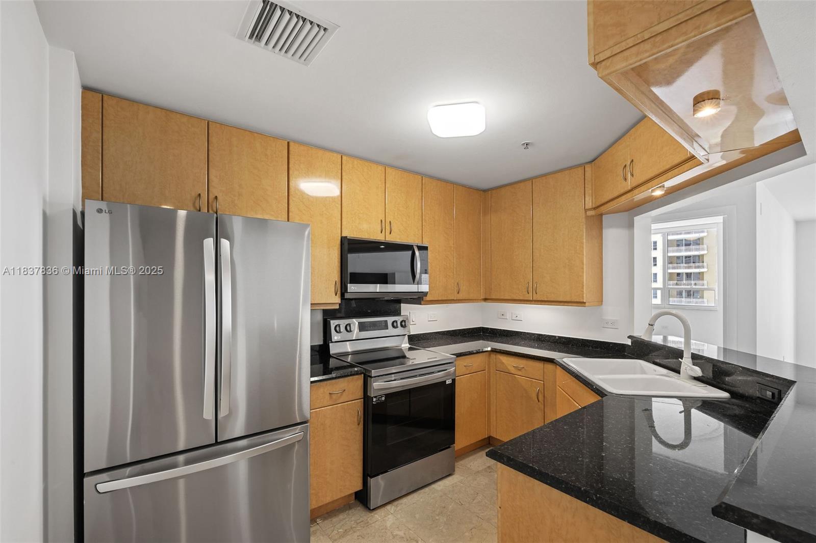 801 Brickell Key Blvd 1005 Property Photo 21