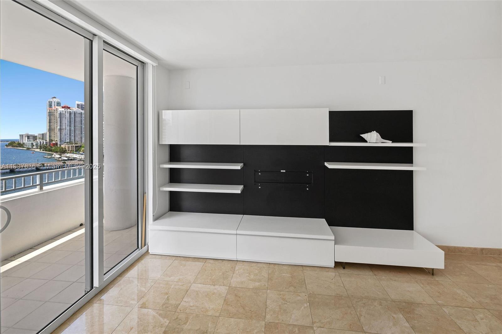 801 Brickell Key Blvd 1005 Property Photo 25