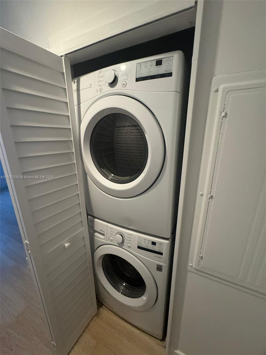 801 Brickell Key Blvd 1005 Property Photo 27