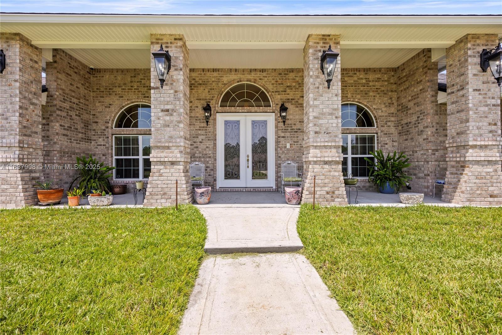 11254 Saddle Club Drive Property Photo 1