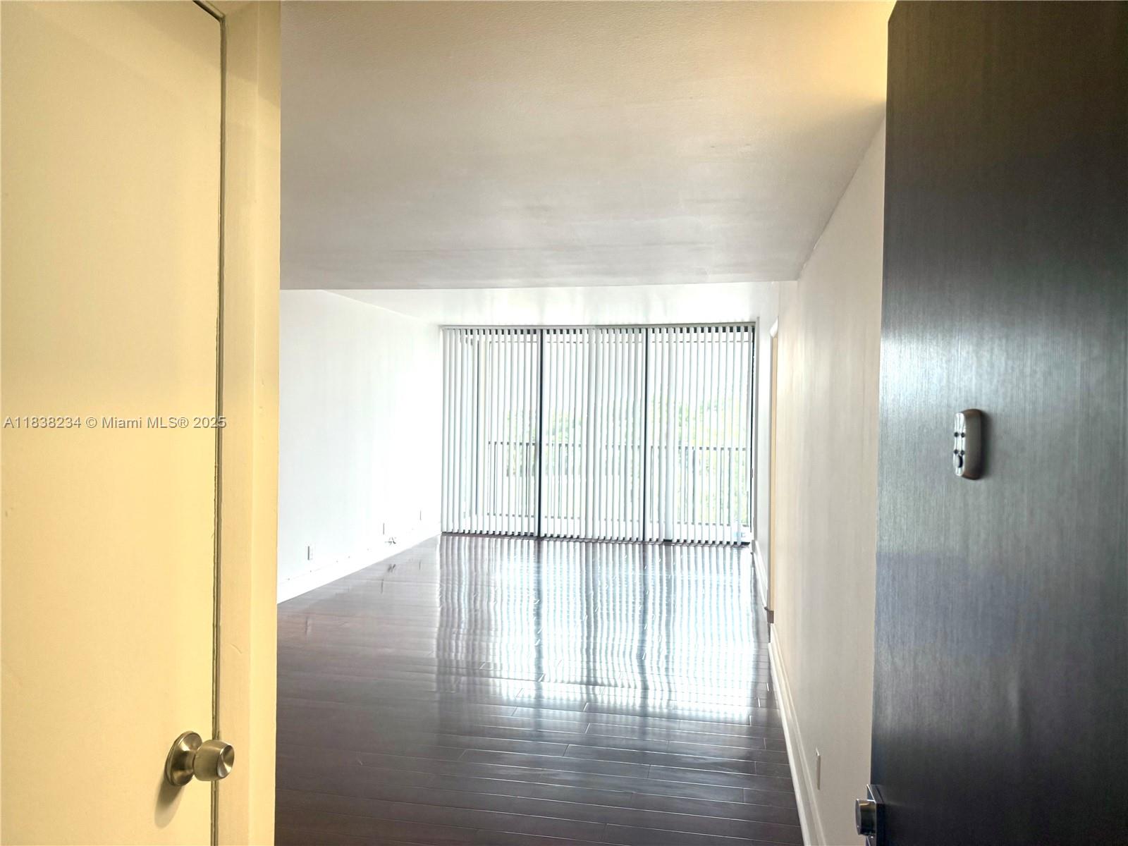 20335 W Country Club Dr 502 Property Photo 6