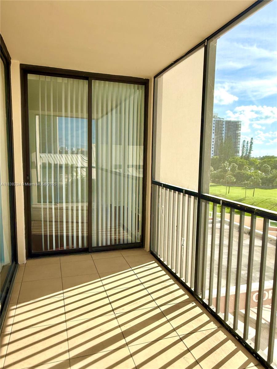 20335 W Country Club Dr 502 Property Photo 14