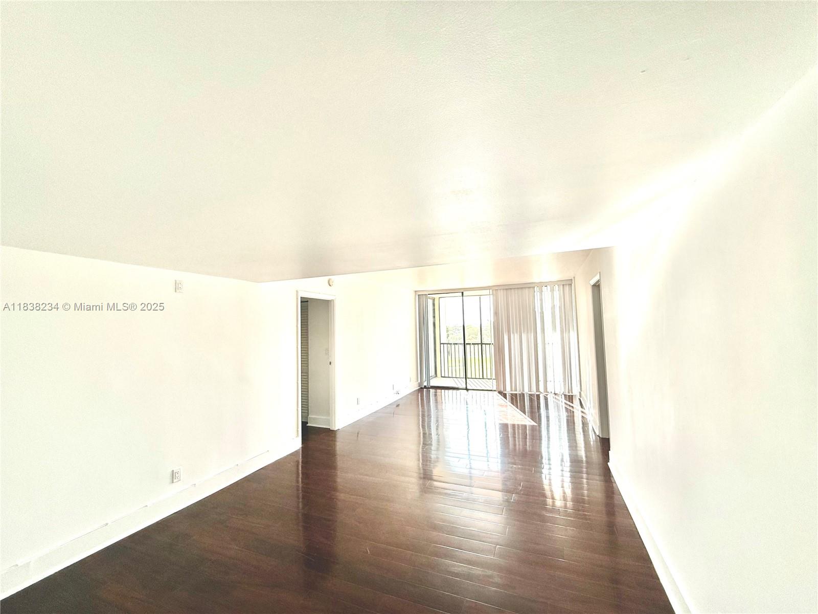 20335 W Country Club Dr 502 Property Photo 18