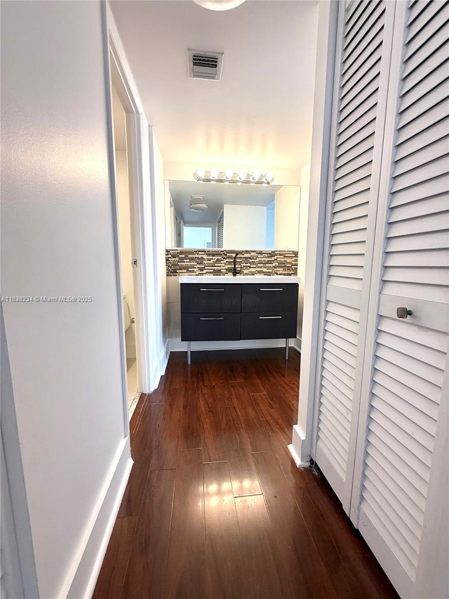 20335 W Country Club Dr 502 Property Photo 21