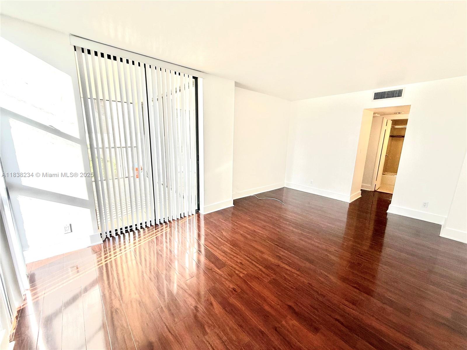 20335 W Country Club Dr 502 Property Photo 25