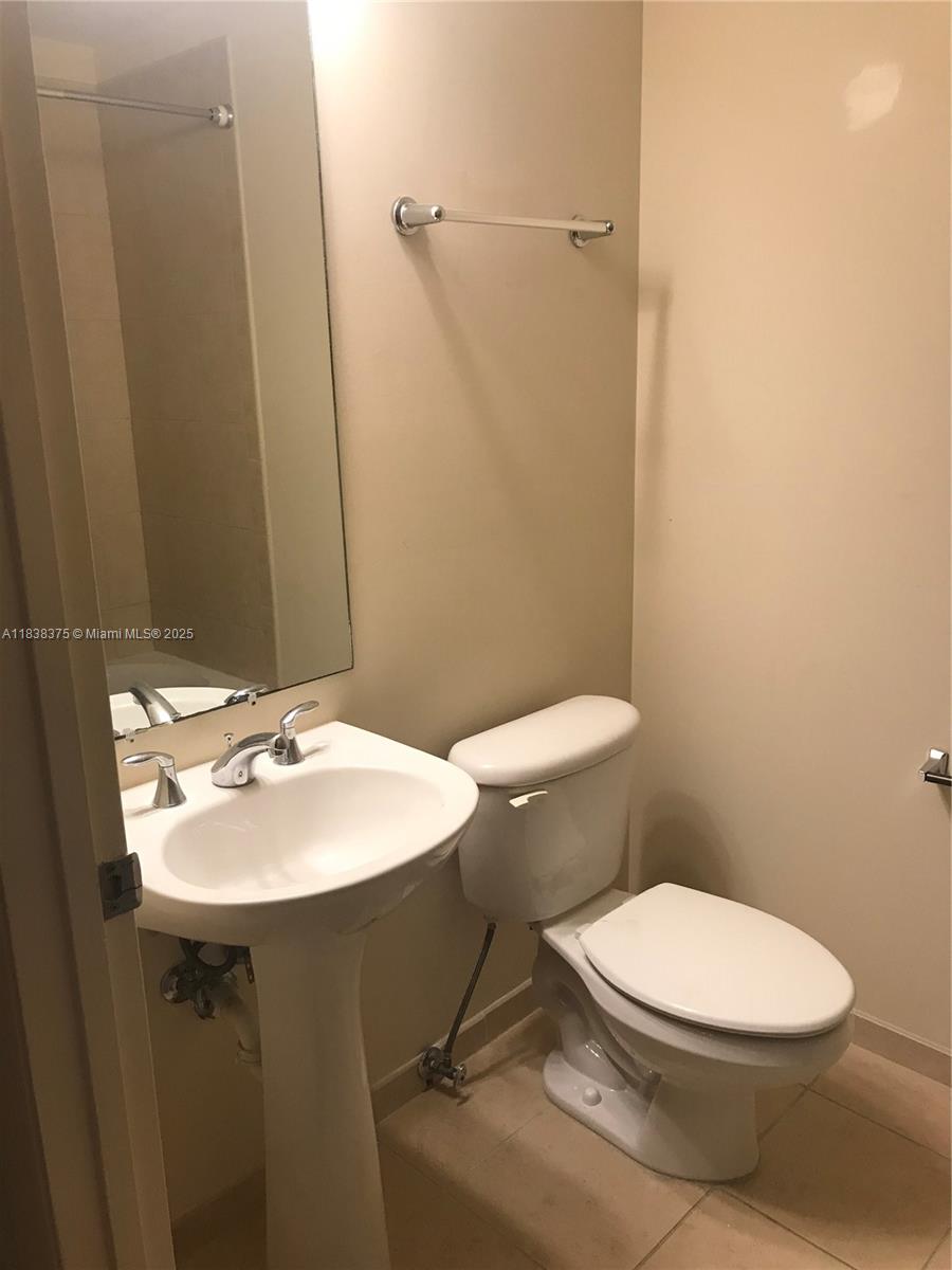 3340 Ne 190th St 109 Property Photo 20