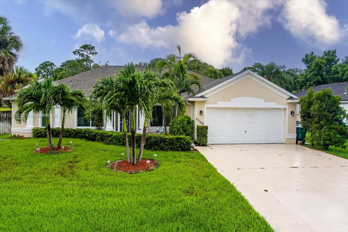 2569 Sw National Cir Property Photo 1