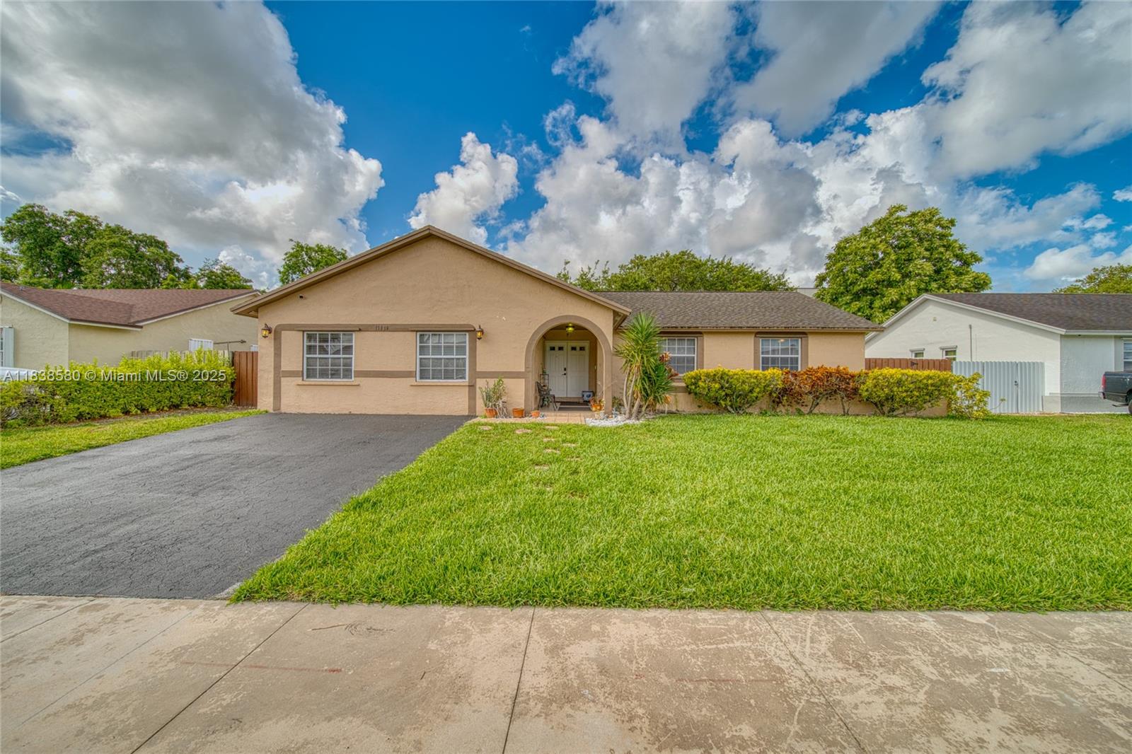 13820 SW 285th Ter Property Photo 1