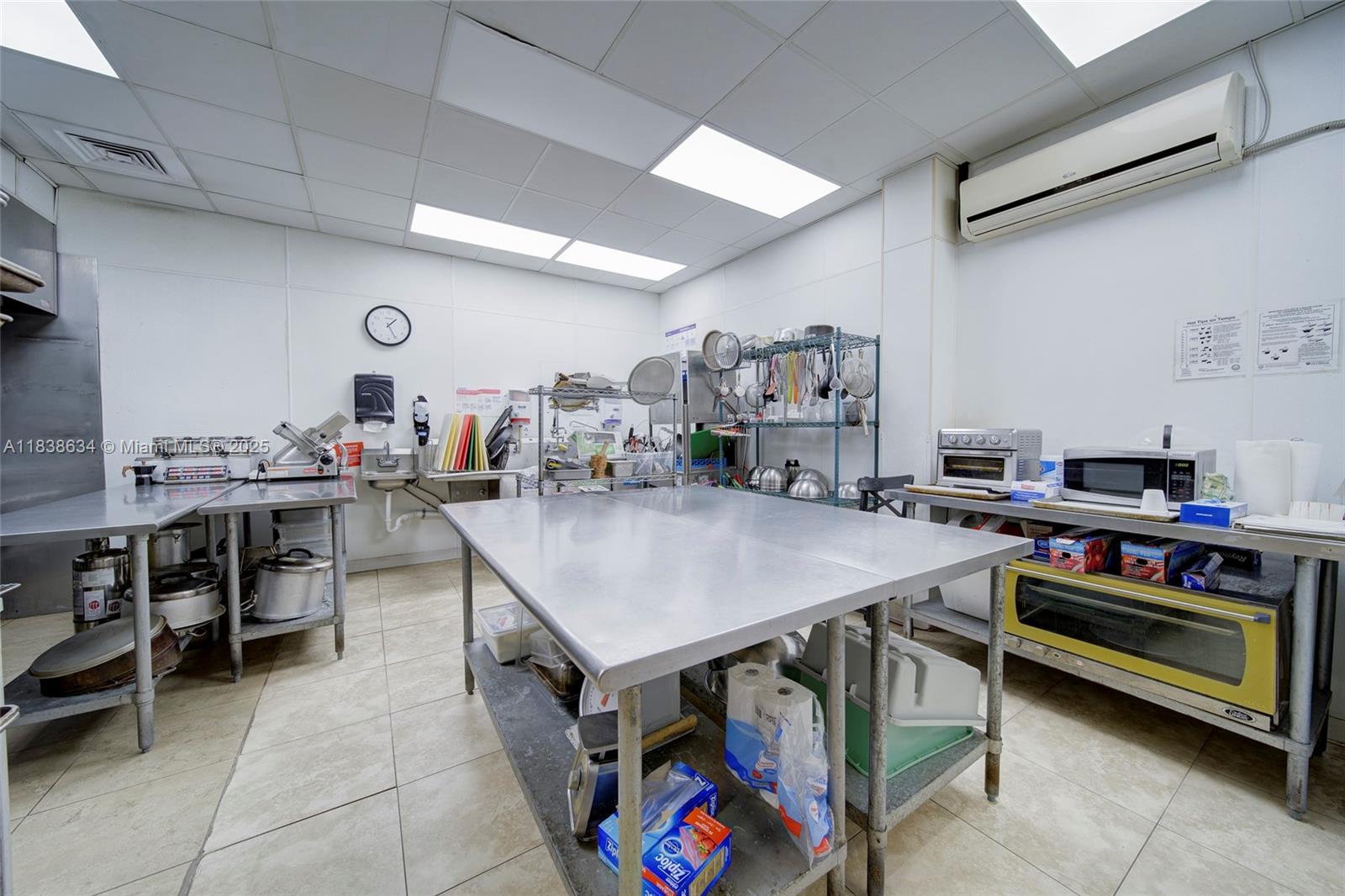 Commercial Kitchen For Sale On 8th Street Near Airport Property Photo 1