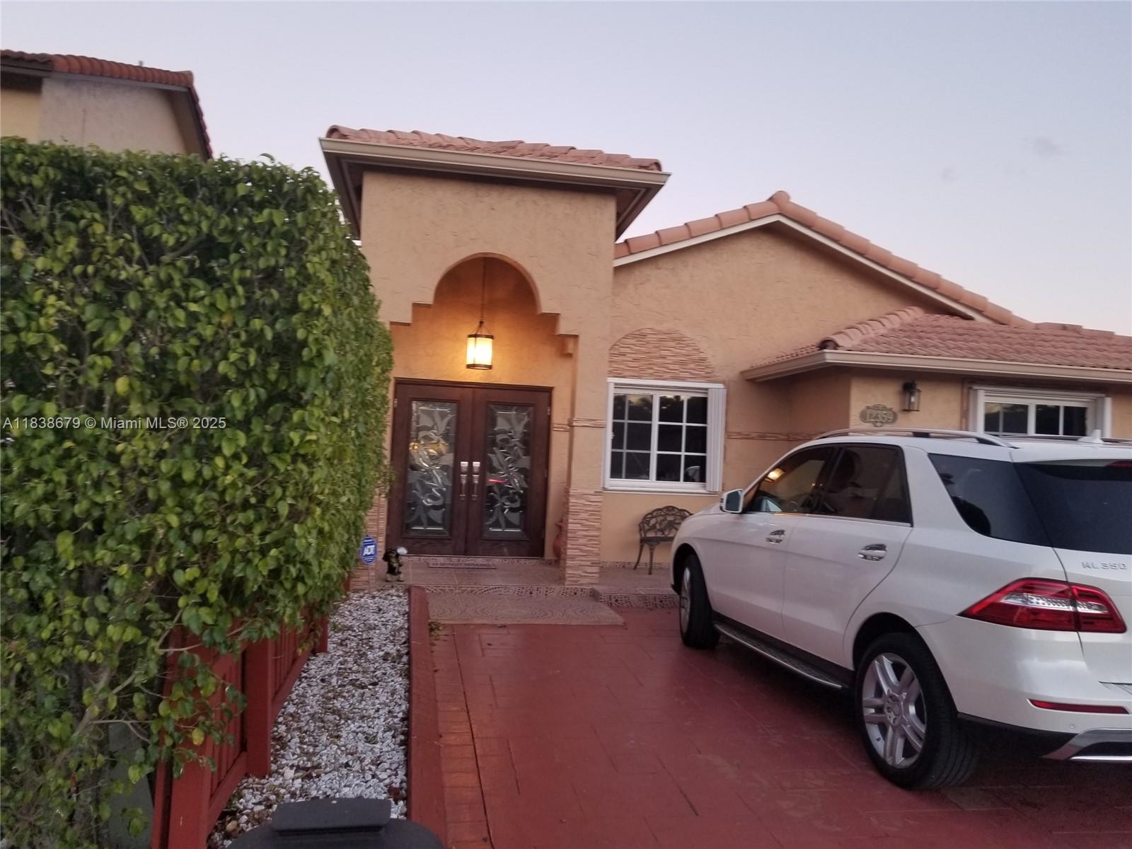 12359 Nw 98th Pl Property Photo 1