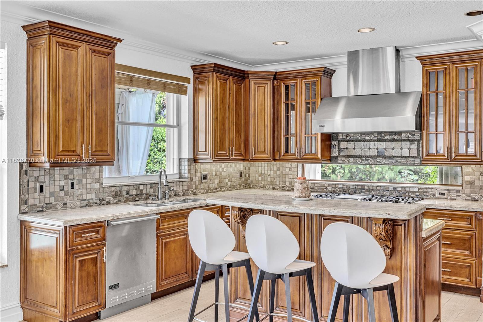 19480 Sw 39th Ct Property Photo 6