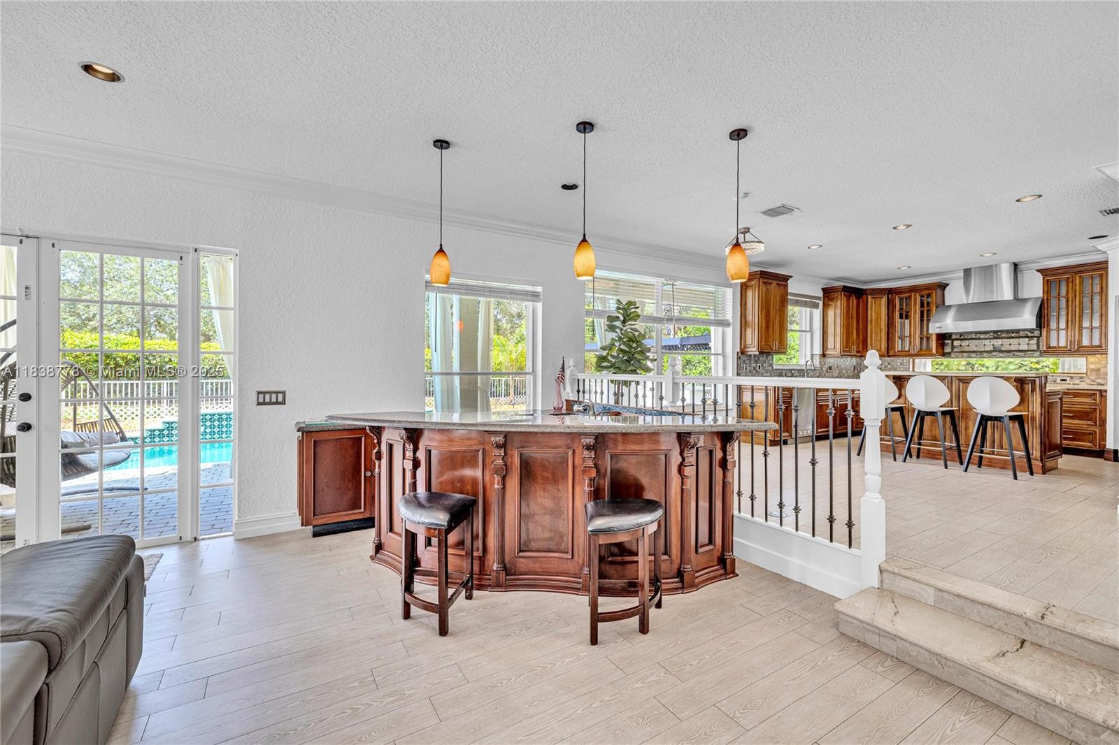 19480 Sw 39th Ct Property Photo 9