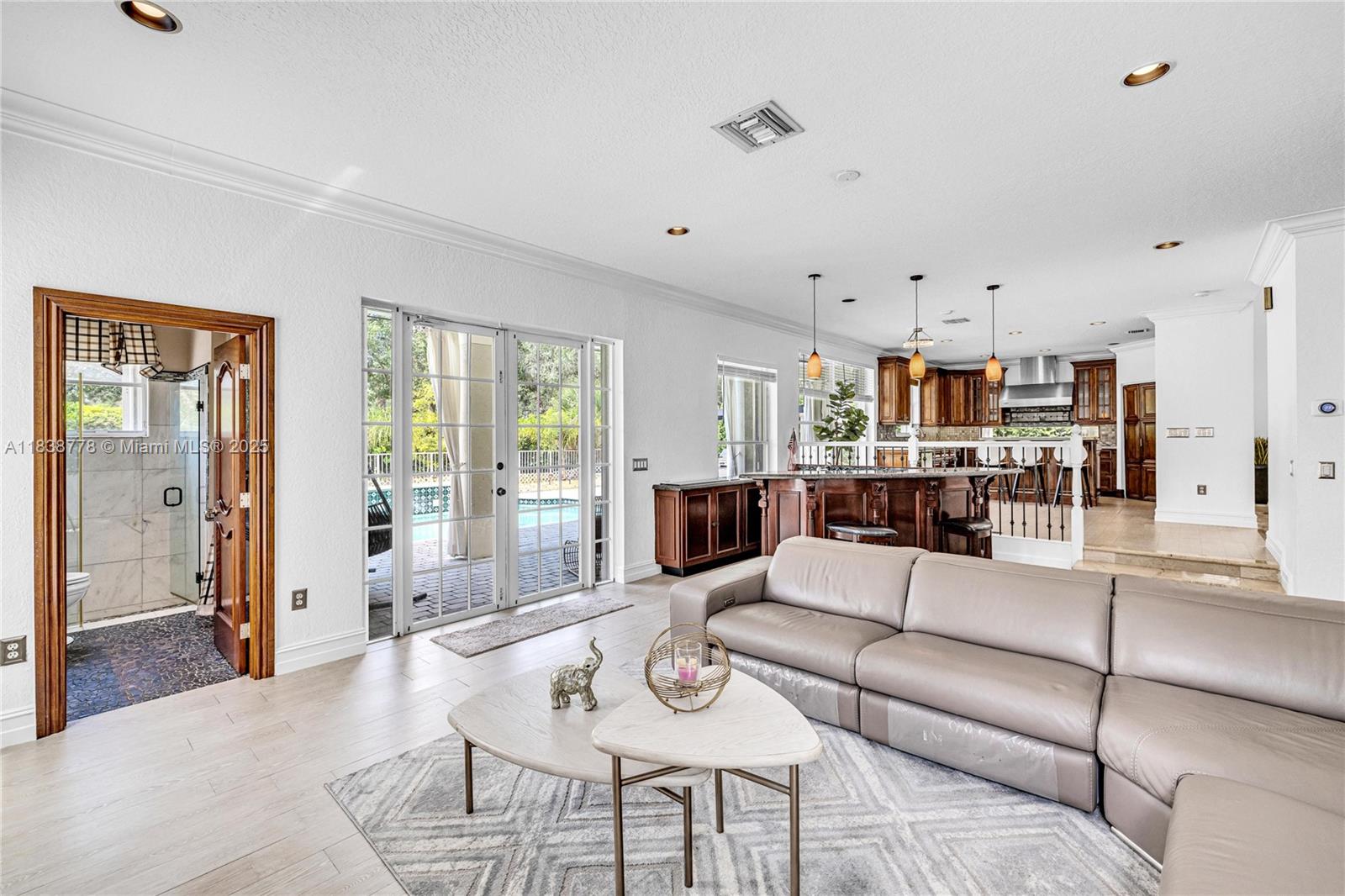 19480 Sw 39th Ct Property Photo 11