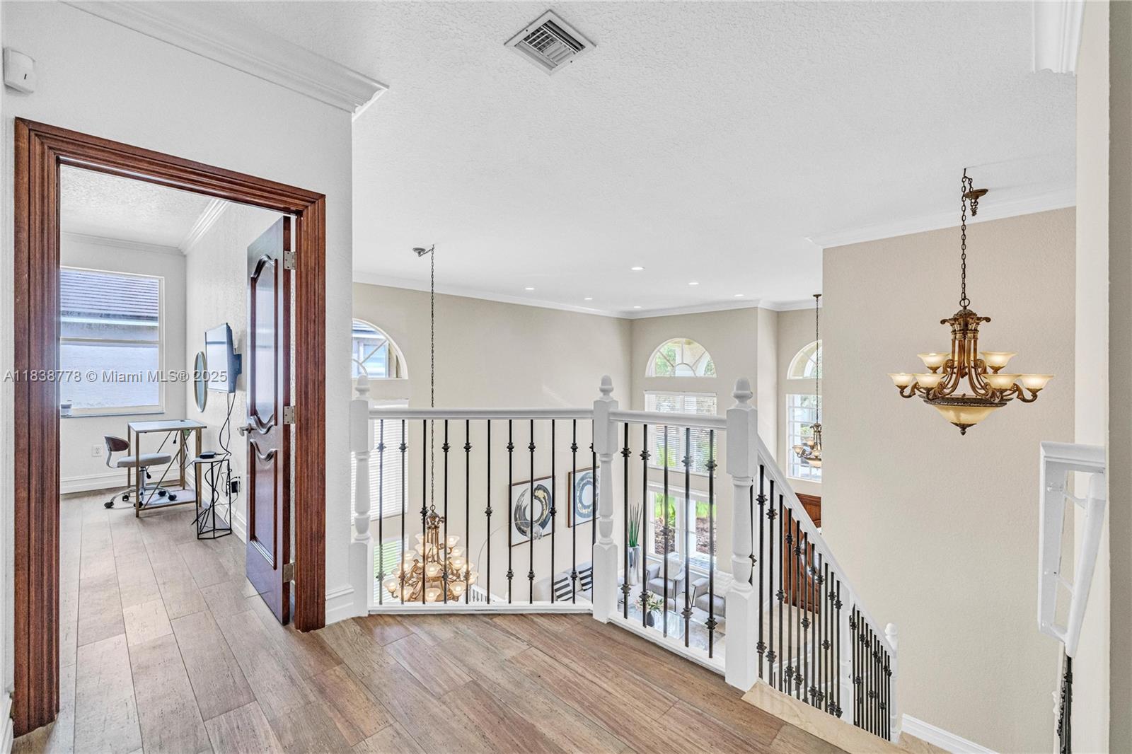 19480 Sw 39th Ct Property Photo 17