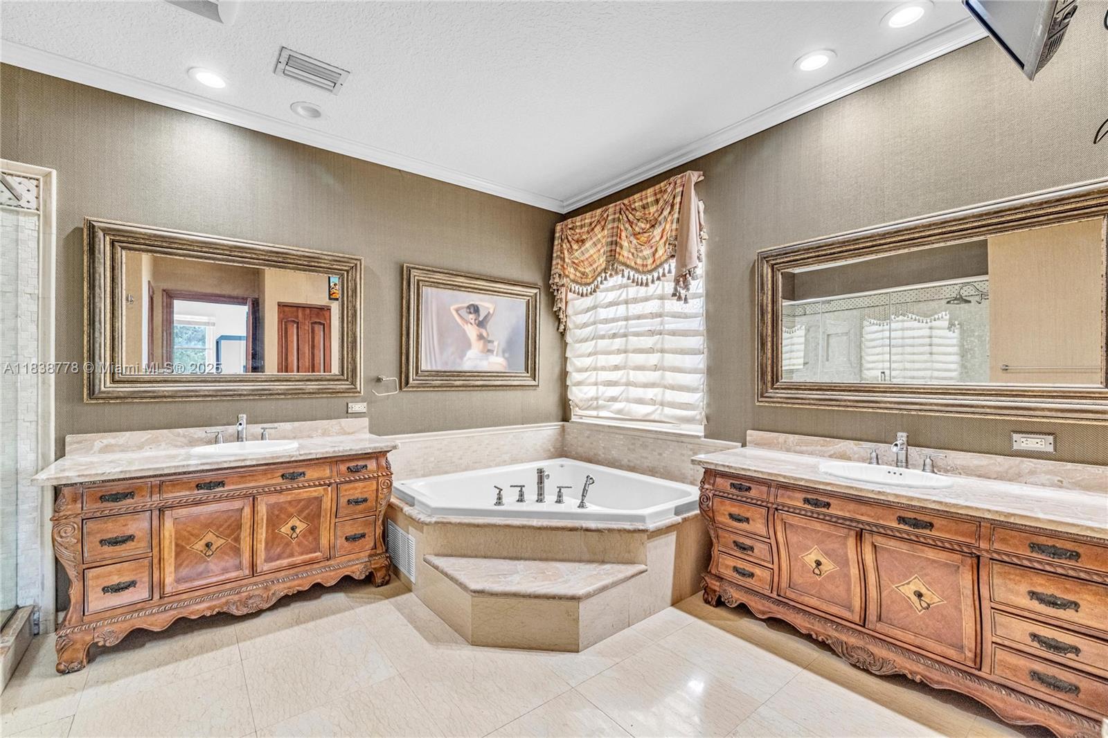 19480 Sw 39th Ct Property Photo 22