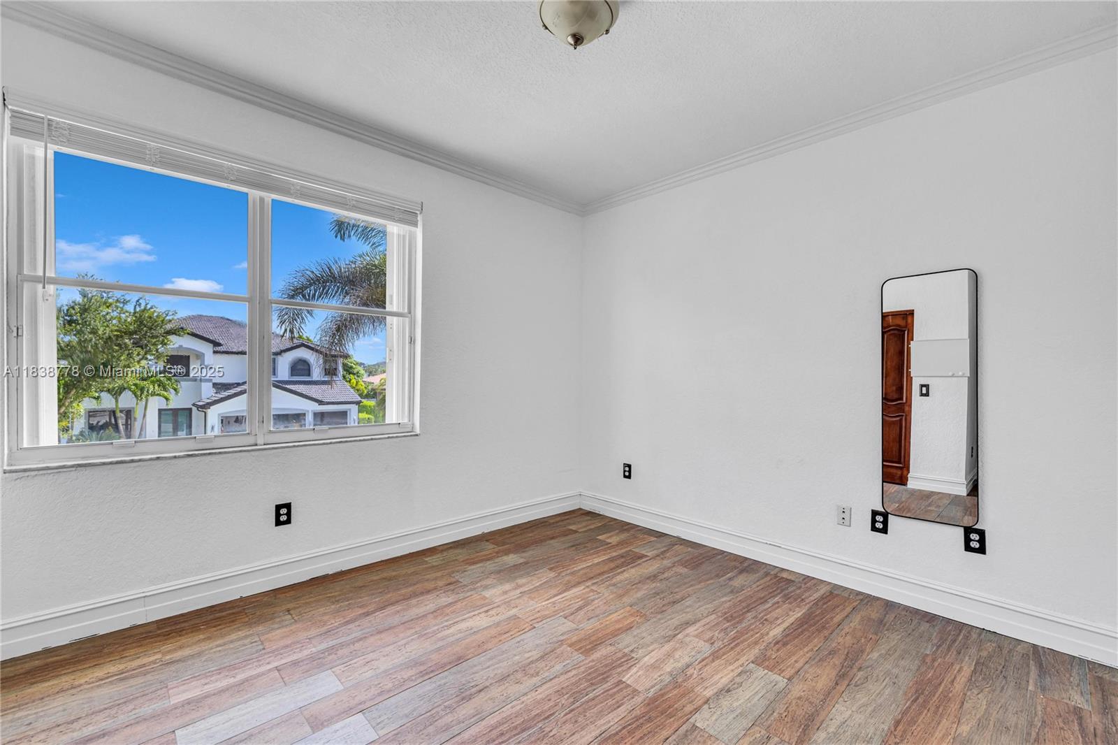 19480 Sw 39th Ct Property Photo 24