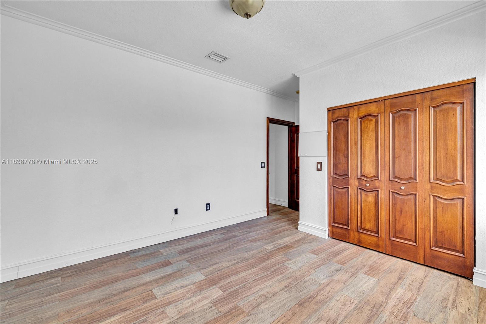 19480 Sw 39th Ct Property Photo 25