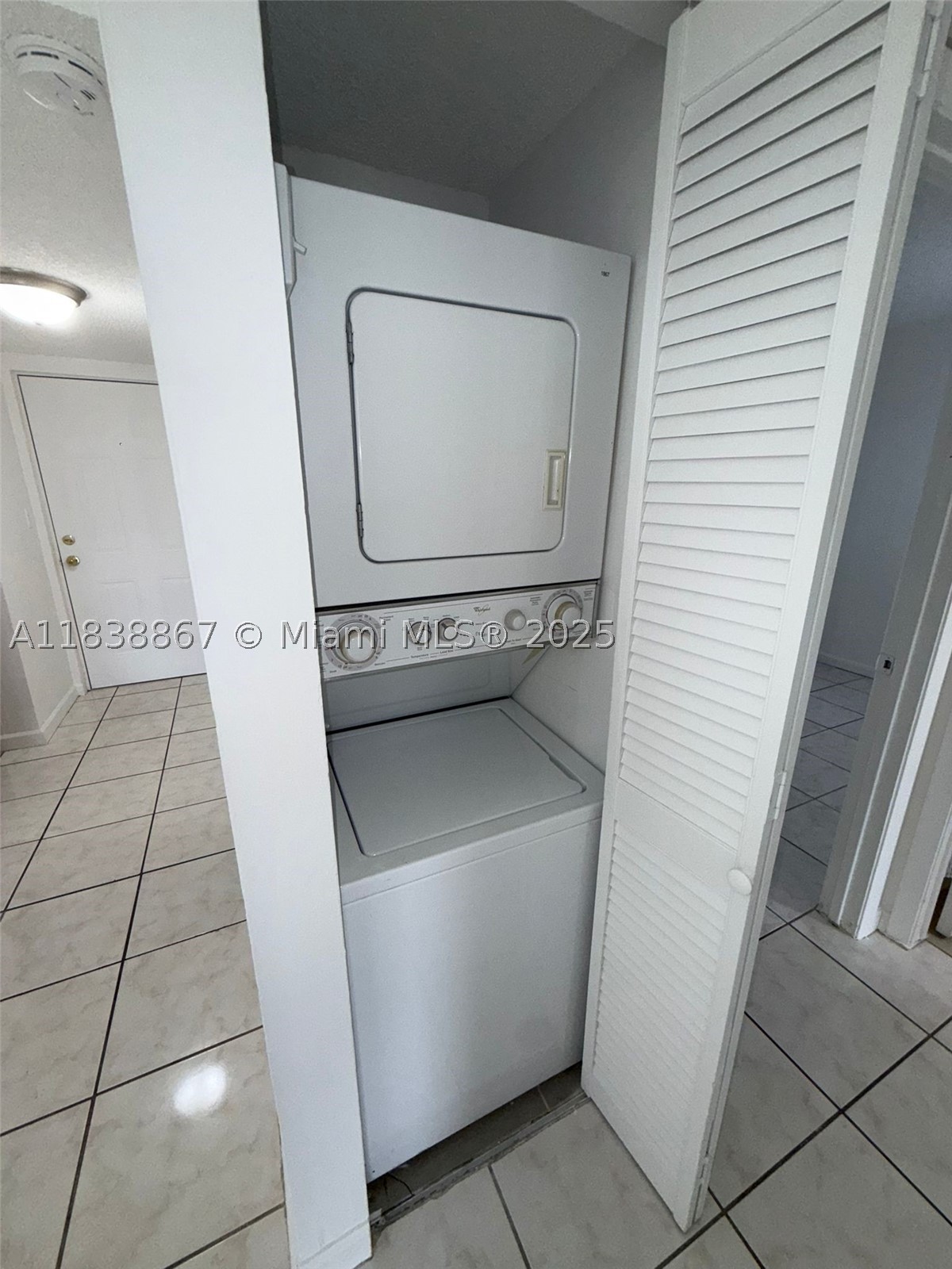8560 N Sherman Cir 105 Property Photo 14