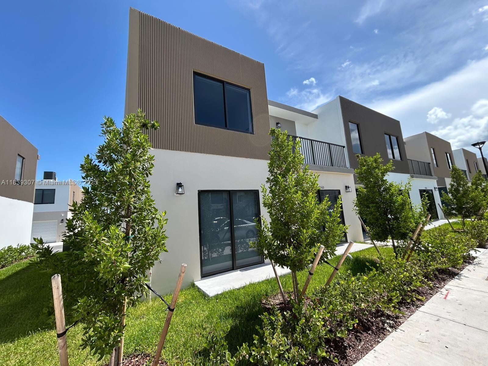 14560 Sw 261st Ter 2 Property Photo 2