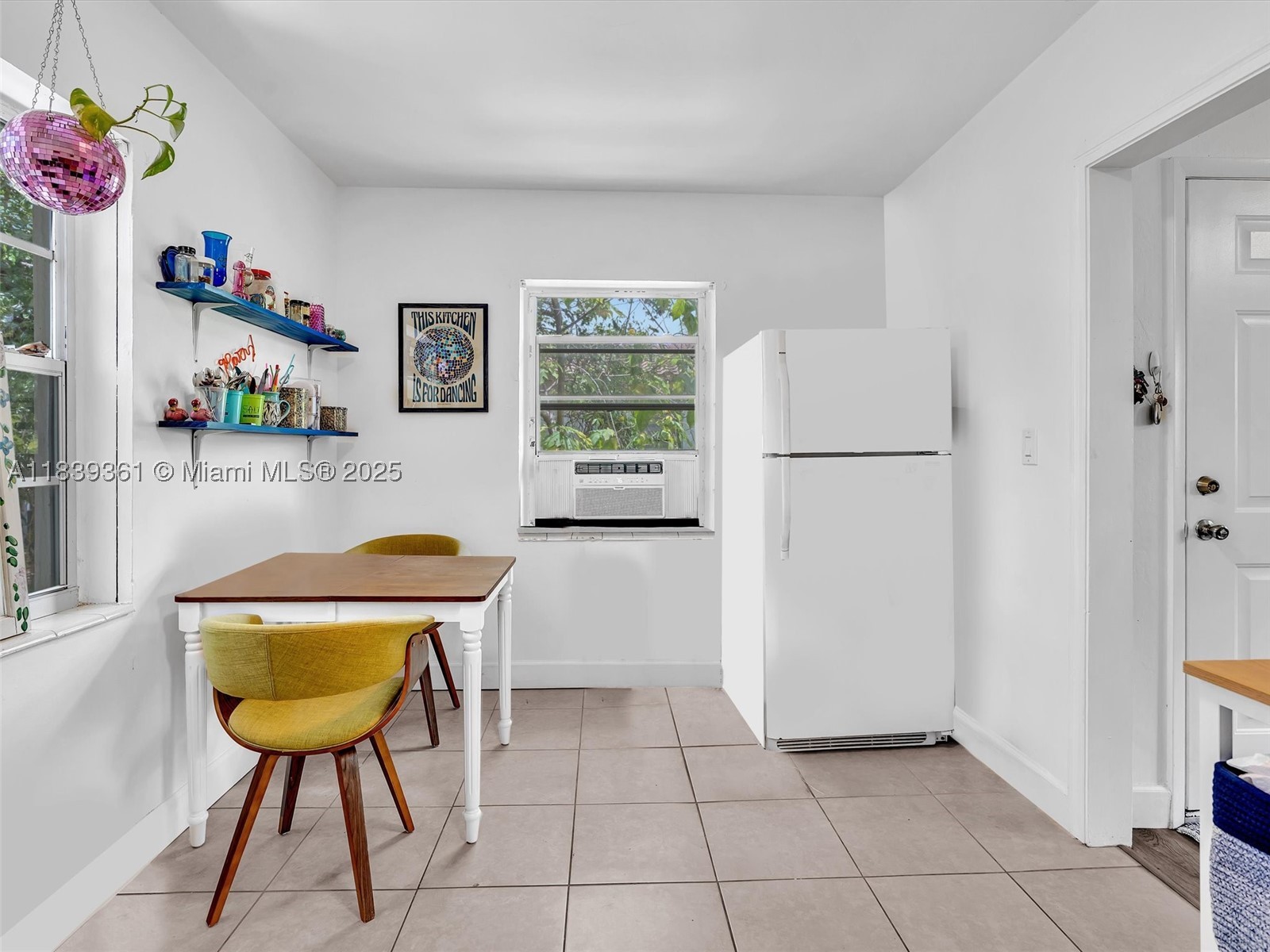 3210 E Elizabeth St Property Photo 24