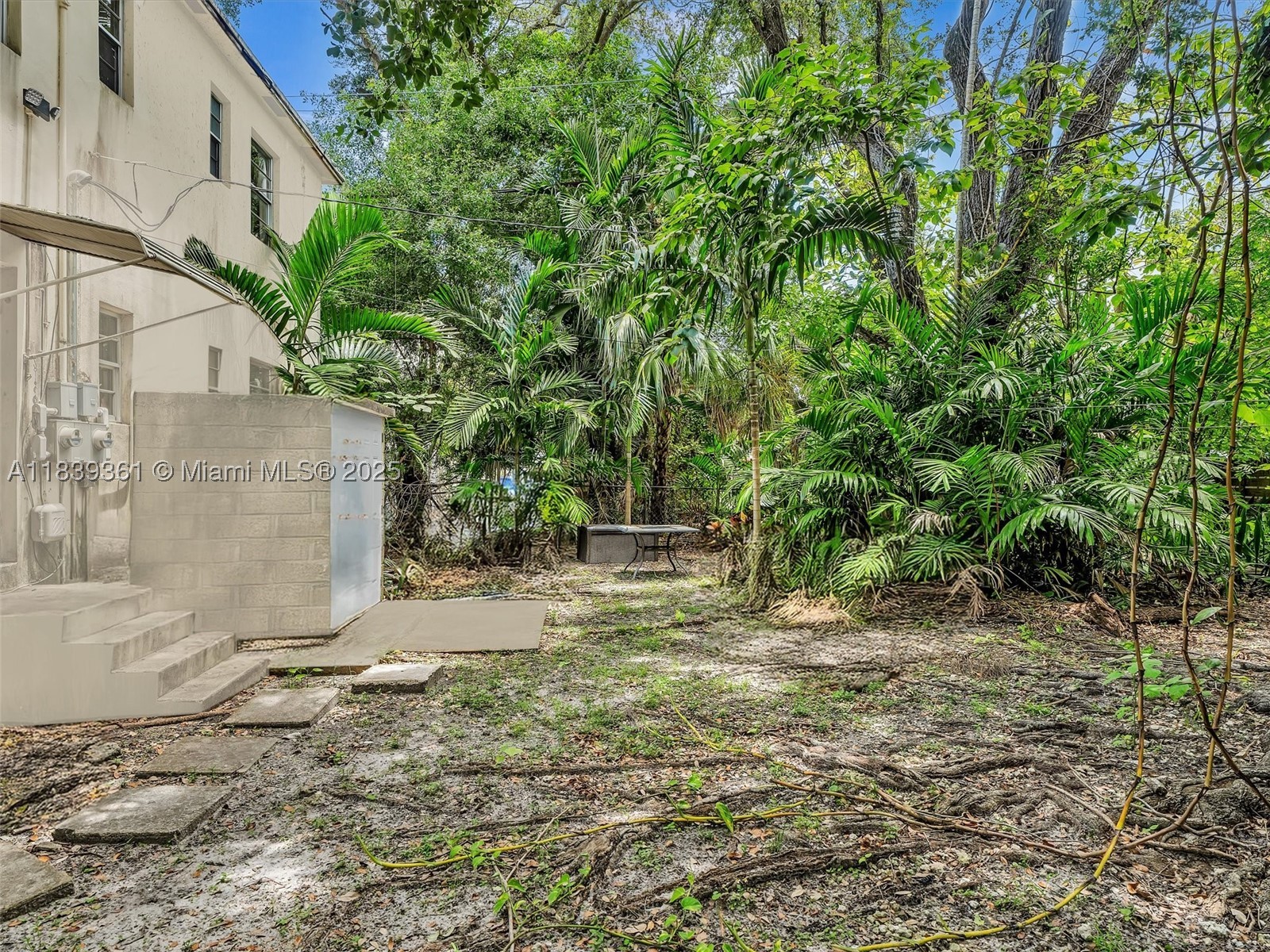 3210 E Elizabeth St Property Photo 31