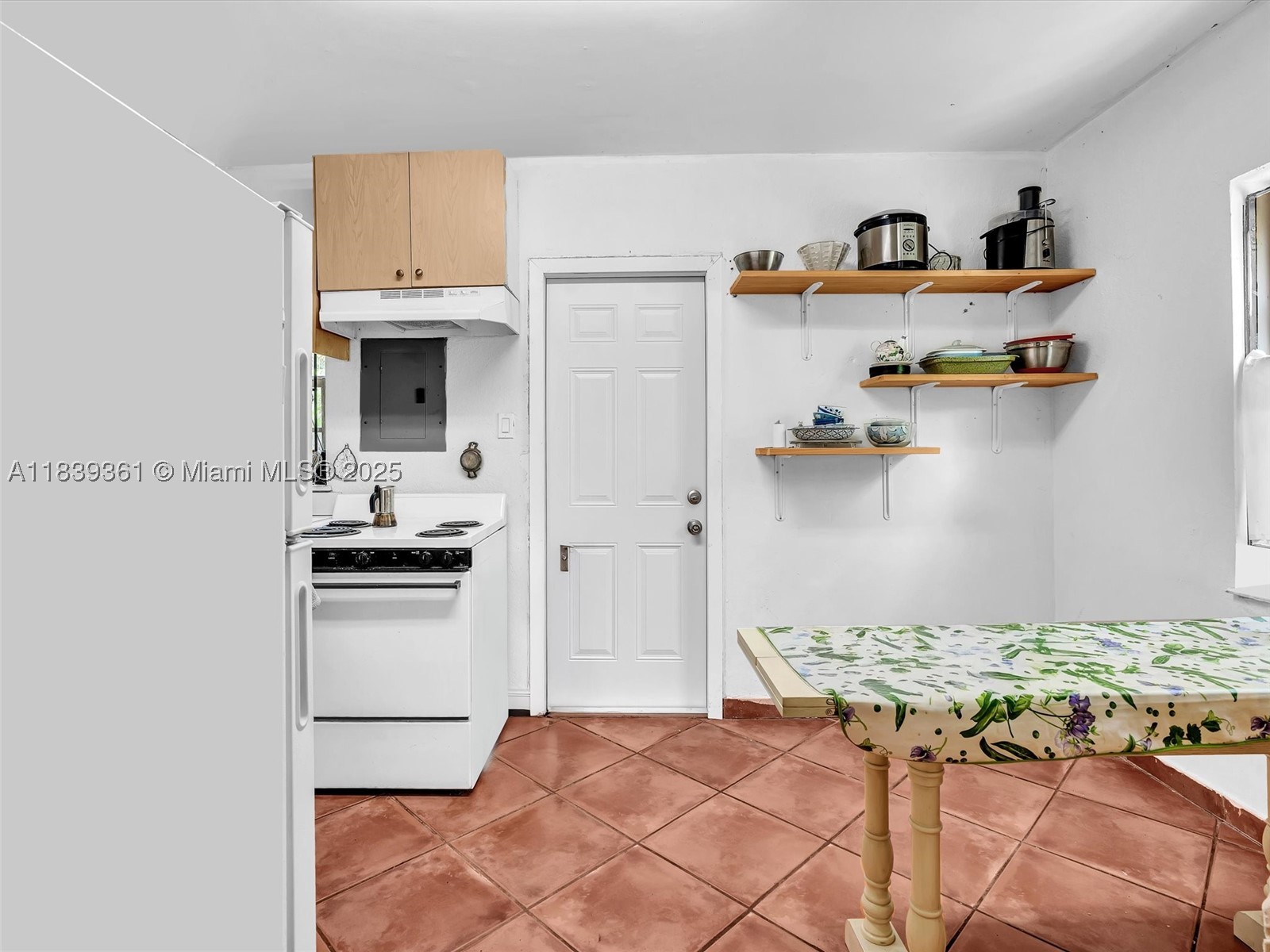 3210 E Elizabeth St Property Photo 49