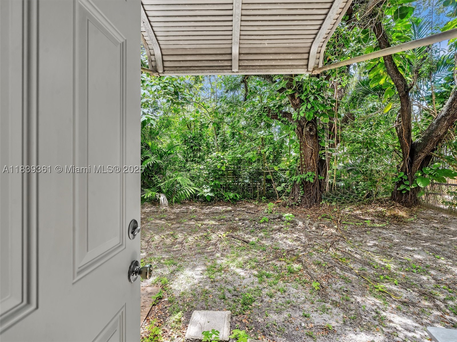 3210 E Elizabeth St Property Photo 54