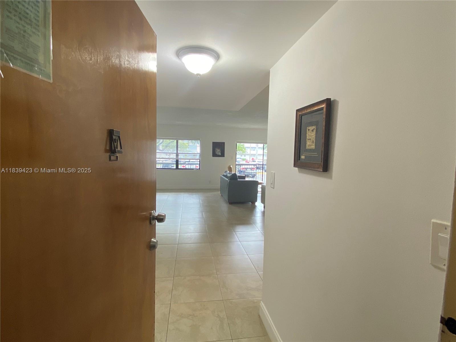 1301 Ne 7th St 101 Property Photo 2