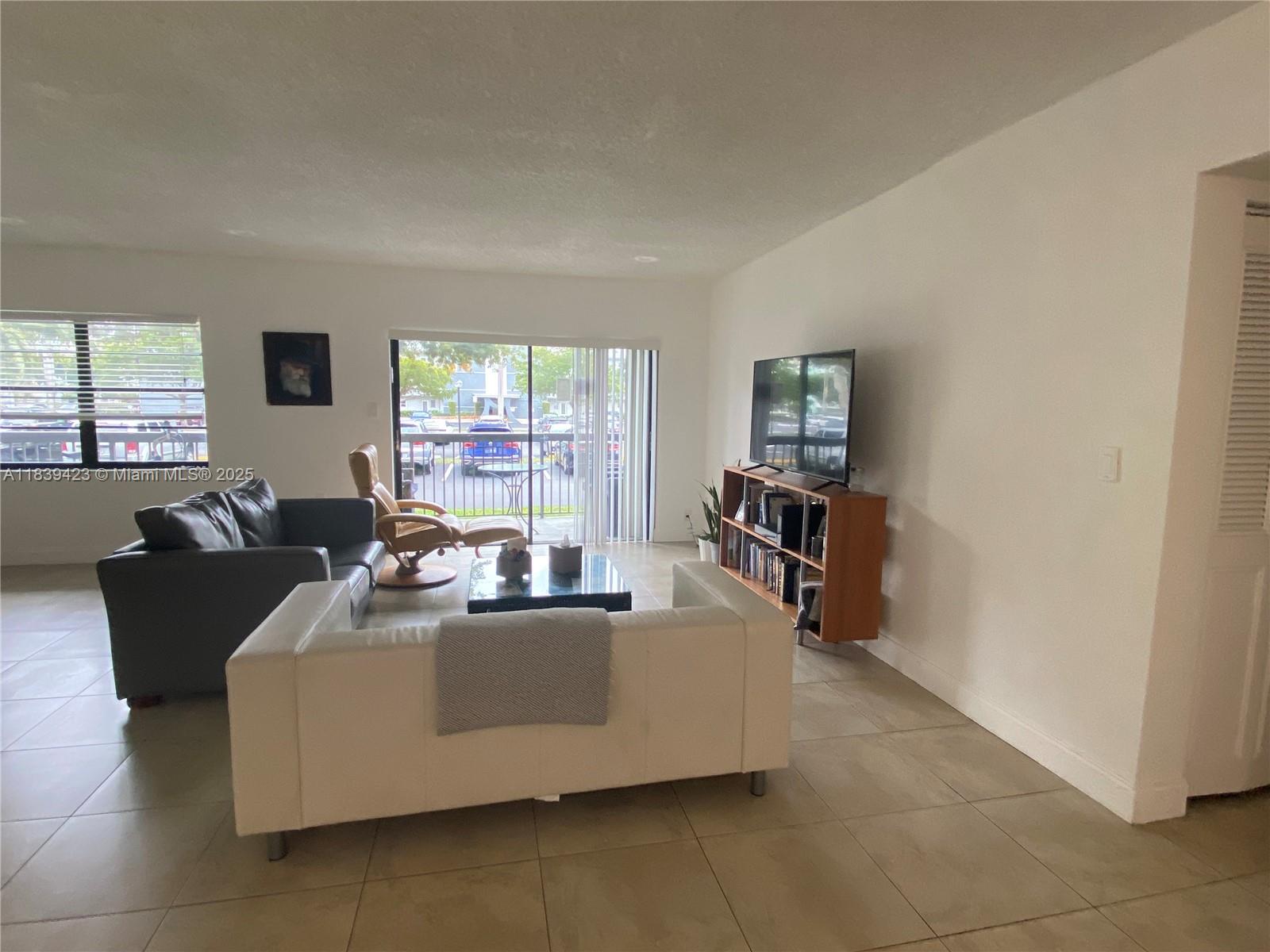 1301 Ne 7th St 101 Property Photo 5