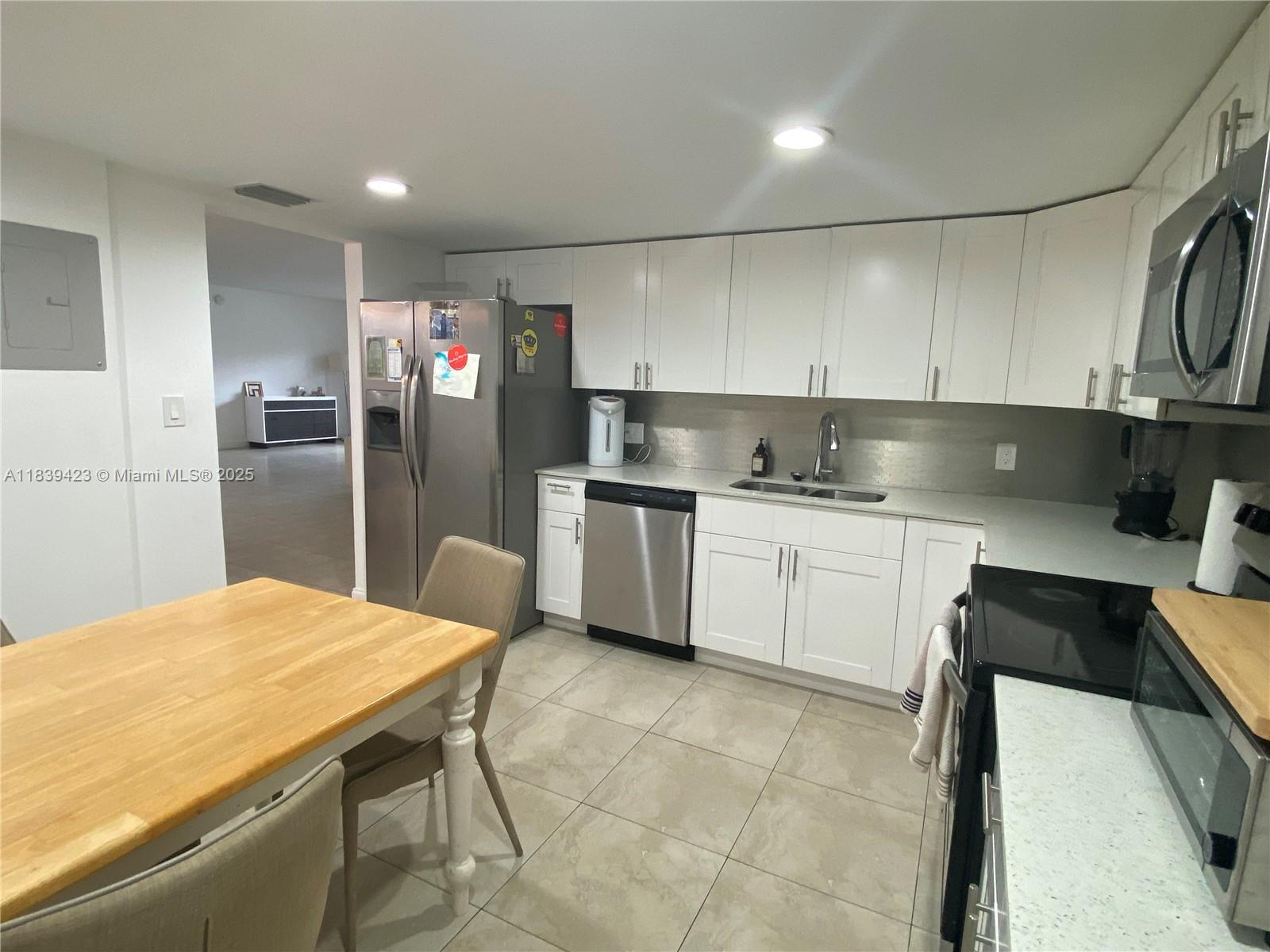 1301 Ne 7th St 101 Property Photo 9