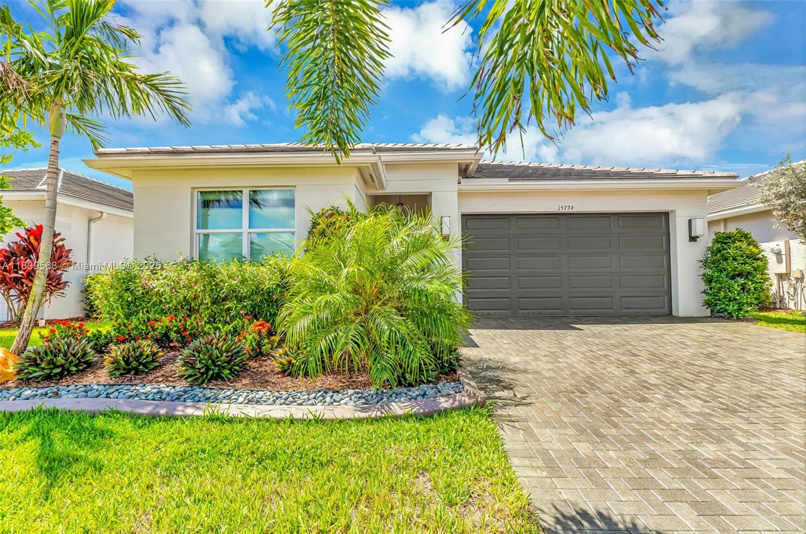 15734 Sw Egret Coast Dr Property Photo 1