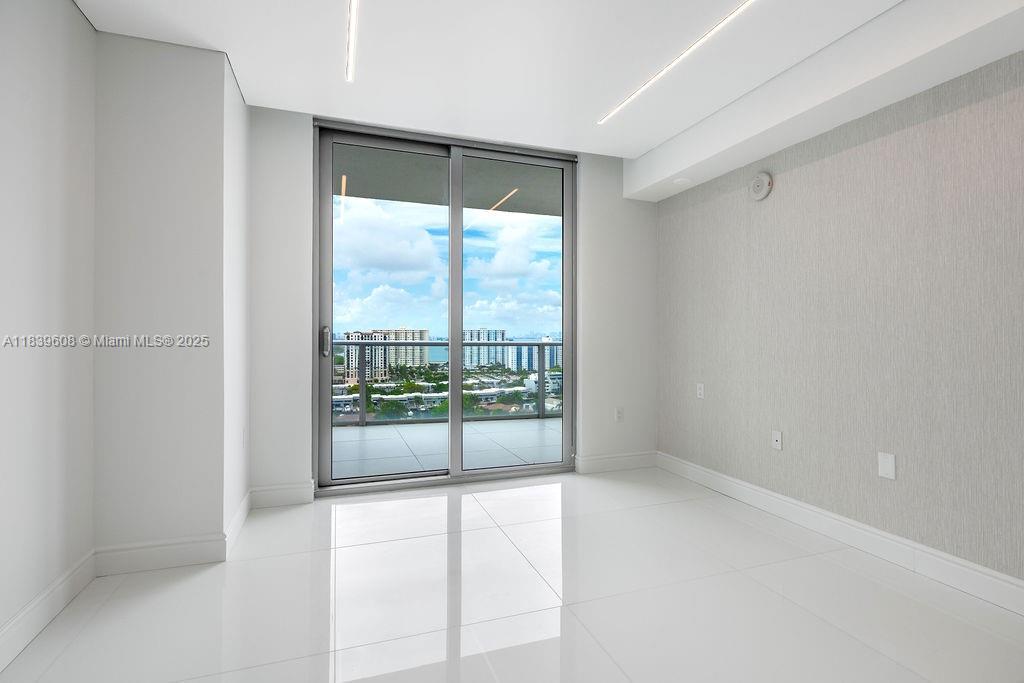 300 Sunny Isles Blvd 4-1808 Property Photo 18