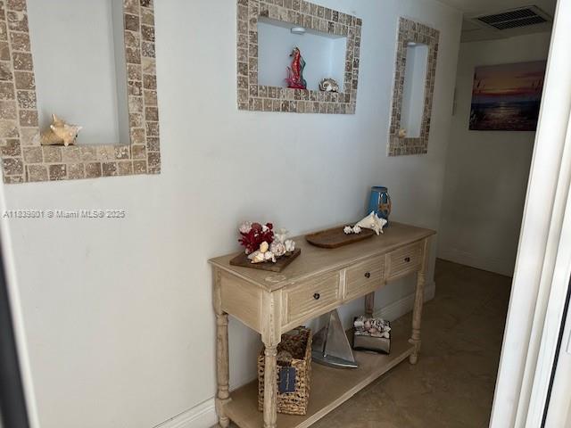 320 S Surf Rd 305 Property Photo 3